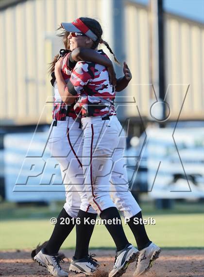 Thumbnail 1 in Erath @ Brusly (LHSAA 3A 2nd Round Playoffs) photogallery.