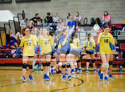 Thumbnail 2 in FR: Empire vs Marana photogallery.