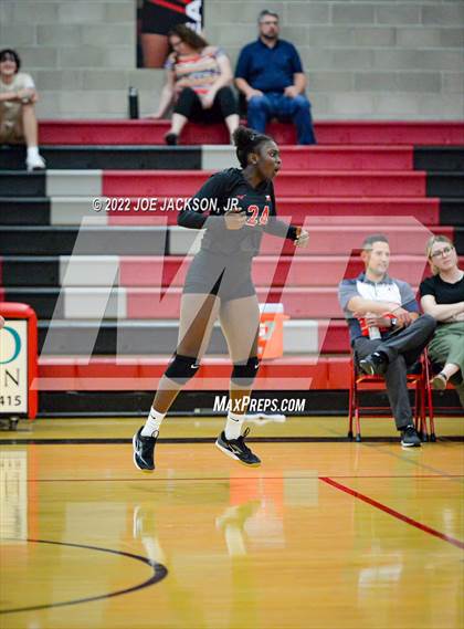 Thumbnail 3 in FR: Empire vs Marana photogallery.