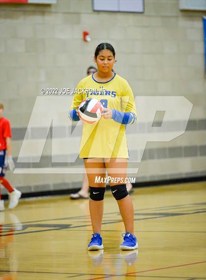 Thumbnail 2 in FR: Empire vs Marana photogallery.