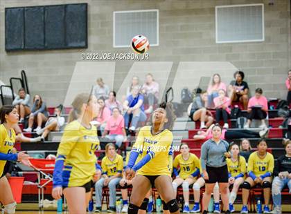 Thumbnail 2 in FR: Empire vs Marana photogallery.