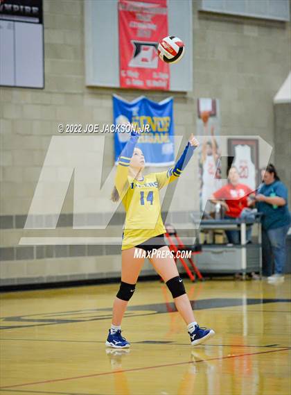 Thumbnail 2 in FR: Empire vs Marana photogallery.