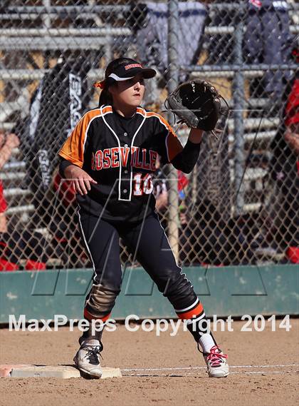 Thumbnail 1 in Bella Vista vs. Roseville (Victory Pre-Season T.O.C.) photogallery.