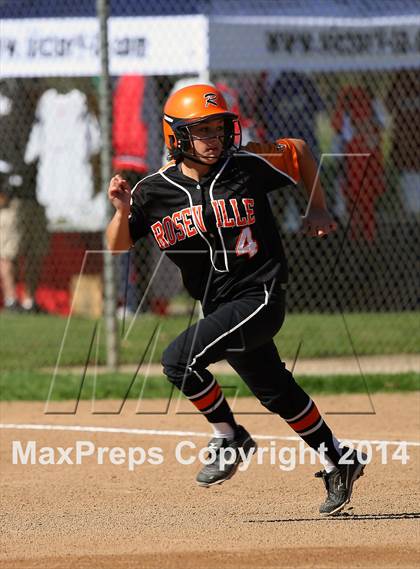 Thumbnail 2 in Bella Vista vs. Roseville (Victory Pre-Season T.O.C.) photogallery.