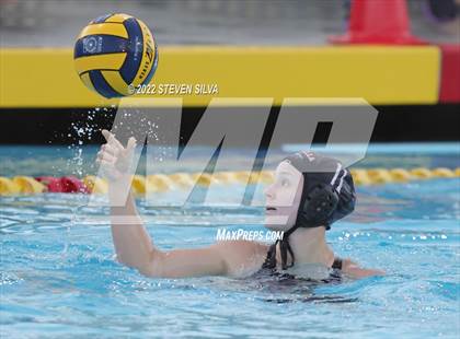 Thumbnail 2 in Carlsbad vs. La Jolla (CIF SDS Open Division Quarterfinal) photogallery.