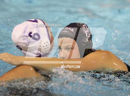 Thumbnail 2 in Carlsbad vs. La Jolla (CIF SDS Open Division Quarterfinal) photogallery.