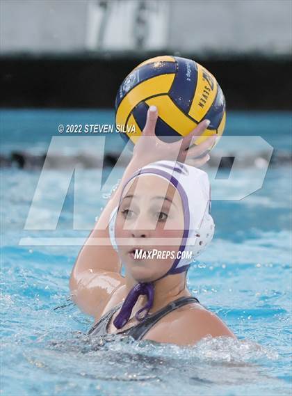 Thumbnail 2 in Carlsbad vs. La Jolla (CIF SDS Open Division Quarterfinal) photogallery.