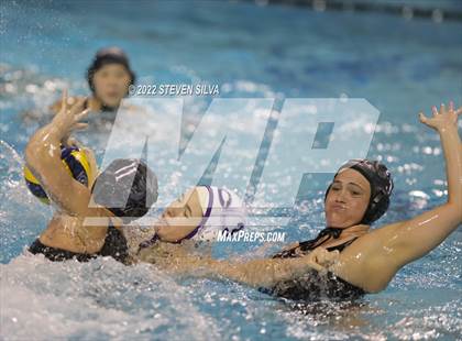 Thumbnail 3 in Carlsbad vs. La Jolla (CIF SDS Open Division Quarterfinal) photogallery.