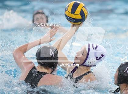 Thumbnail 1 in Carlsbad vs. La Jolla (CIF SDS Open Division Quarterfinal) photogallery.