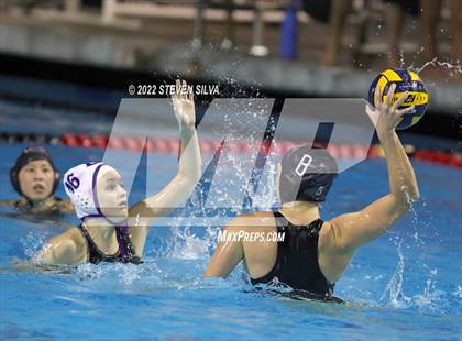 Thumbnail 3 in Carlsbad vs. La Jolla (CIF SDS Open Division Quarterfinal) photogallery.