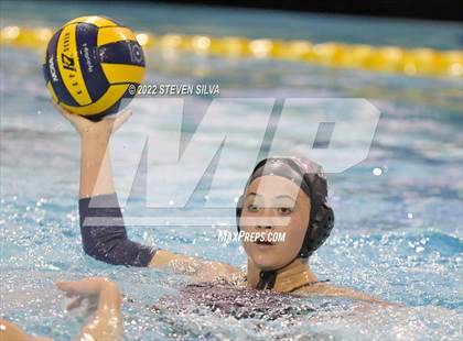 Thumbnail 2 in Carlsbad vs. La Jolla (CIF SDS Open Division Quarterfinal) photogallery.