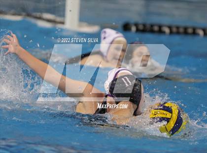 Thumbnail 3 in Carlsbad vs. La Jolla (CIF SDS Open Division Quarterfinal) photogallery.