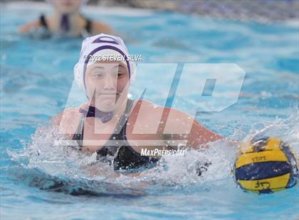 Thumbnail 2 in Carlsbad vs. La Jolla (CIF SDS Open Division Quarterfinal) photogallery.