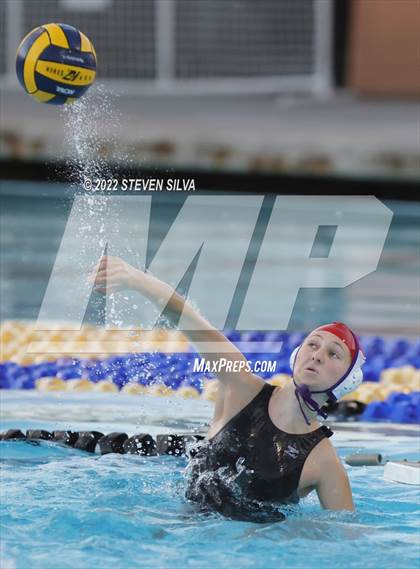 Thumbnail 2 in Carlsbad vs. La Jolla (CIF SDS Open Division Quarterfinal) photogallery.