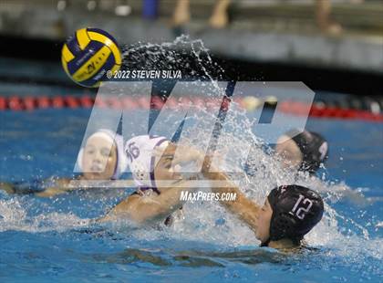 Thumbnail 3 in Carlsbad vs. La Jolla (CIF SDS Open Division Quarterfinal) photogallery.