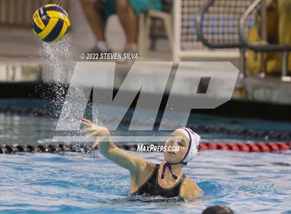 Thumbnail 3 in Carlsbad vs. La Jolla (CIF SDS Open Division Quarterfinal) photogallery.