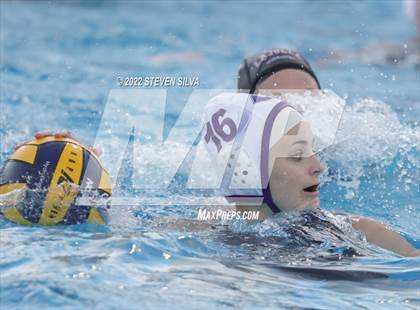 Thumbnail 3 in Carlsbad vs. La Jolla (CIF SDS Open Division Quarterfinal) photogallery.