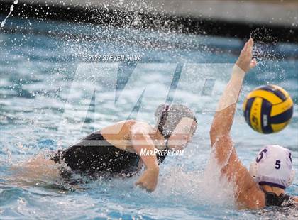 Thumbnail 1 in Carlsbad vs. La Jolla (CIF SDS Open Division Quarterfinal) photogallery.