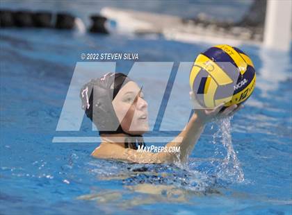 Thumbnail 2 in Carlsbad vs. La Jolla (CIF SDS Open Division Quarterfinal) photogallery.