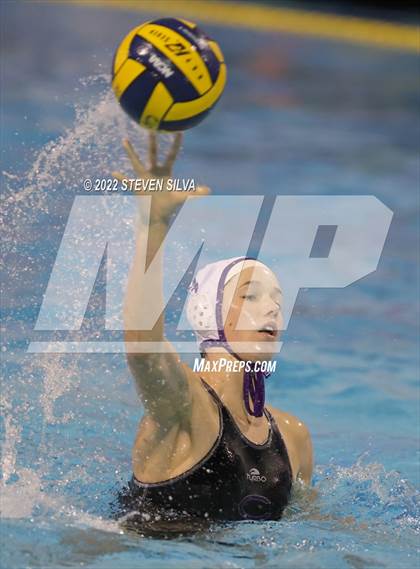 Thumbnail 2 in Carlsbad vs. La Jolla (CIF SDS Open Division Quarterfinal) photogallery.