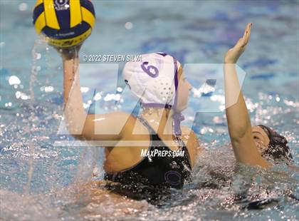 Thumbnail 3 in Carlsbad vs. La Jolla (CIF SDS Open Division Quarterfinal) photogallery.
