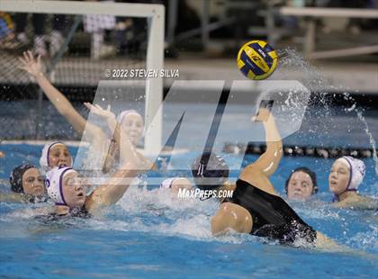 Thumbnail 2 in Carlsbad vs. La Jolla (CIF SDS Open Division Quarterfinal) photogallery.