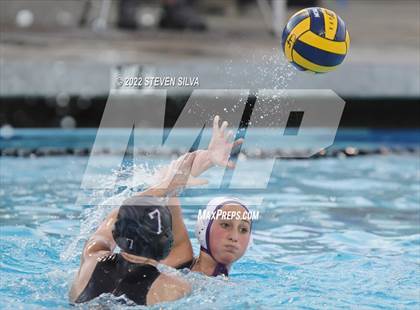 Thumbnail 3 in Carlsbad vs. La Jolla (CIF SDS Open Division Quarterfinal) photogallery.