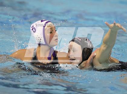 Thumbnail 2 in Carlsbad vs. La Jolla (CIF SDS Open Division Quarterfinal) photogallery.