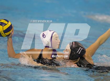 Thumbnail 3 in Carlsbad vs. La Jolla (CIF SDS Open Division Quarterfinal) photogallery.
