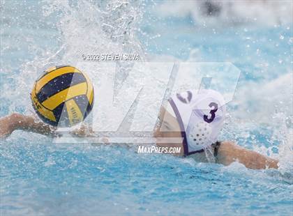 Thumbnail 3 in Carlsbad vs. La Jolla (CIF SDS Open Division Quarterfinal) photogallery.