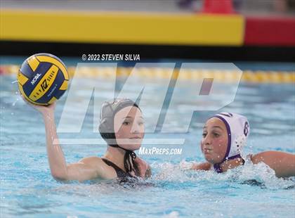 Thumbnail 3 in Carlsbad vs. La Jolla (CIF SDS Open Division Quarterfinal) photogallery.