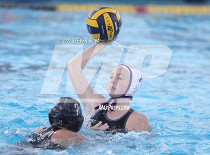Thumbnail 2 in Carlsbad vs. La Jolla (CIF SDS Open Division Quarterfinal) photogallery.