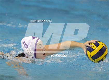 Thumbnail 3 in Carlsbad vs. La Jolla (CIF SDS Open Division Quarterfinal) photogallery.