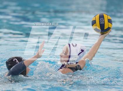 Thumbnail 2 in Carlsbad vs. La Jolla (CIF SDS Open Division Quarterfinal) photogallery.