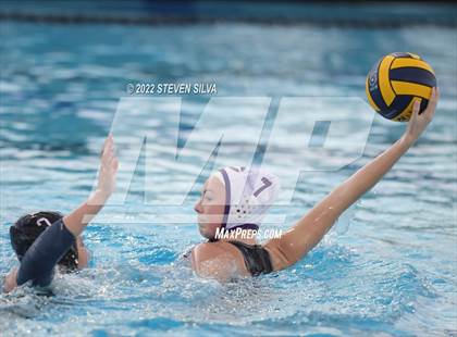 Thumbnail 3 in Carlsbad vs. La Jolla (CIF SDS Open Division Quarterfinal) photogallery.