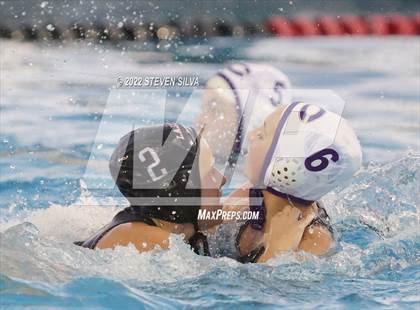 Thumbnail 2 in Carlsbad vs. La Jolla (CIF SDS Open Division Quarterfinal) photogallery.