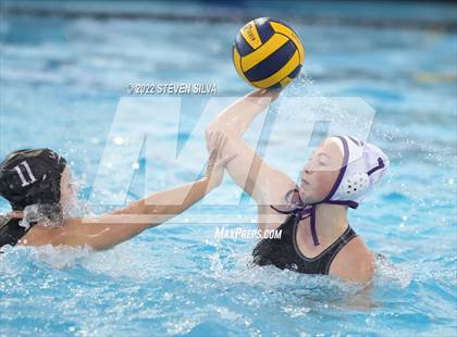 Thumbnail 2 in Carlsbad vs. La Jolla (CIF SDS Open Division Quarterfinal) photogallery.
