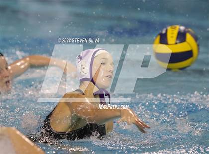 Thumbnail 3 in Carlsbad vs. La Jolla (CIF SDS Open Division Quarterfinal) photogallery.