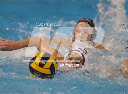 Thumbnail 3 in Carlsbad vs. La Jolla (CIF SDS Open Division Quarterfinal) photogallery.
