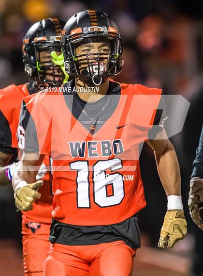 Thumbnail 1 in Lone Star vs. Lancaster (UIL 5A DI Regional Final) photogallery.