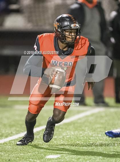 Thumbnail 1 in Lone Star vs. Lancaster (UIL 5A DI Regional Final) photogallery.