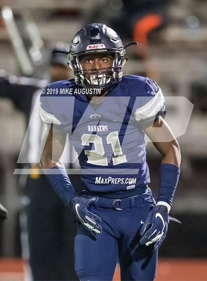 Thumbnail 1 in Lone Star vs. Lancaster (UIL 5A DI Regional Final) photogallery.