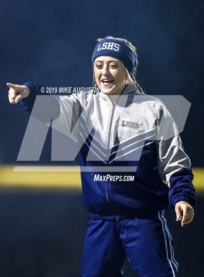 Thumbnail 2 in Lone Star vs. Lancaster (UIL 5A DI Regional Final) photogallery.