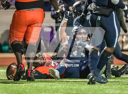 Thumbnail 3 in Lone Star vs. Lancaster (UIL 5A DI Regional Final) photogallery.
