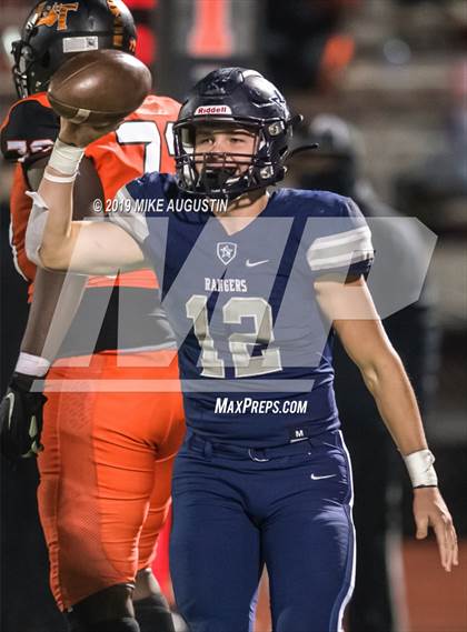 Thumbnail 3 in Lone Star vs. Lancaster (UIL 5A DI Regional Final) photogallery.