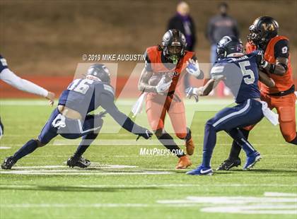 Thumbnail 3 in Lone Star vs. Lancaster (UIL 5A DI Regional Final) photogallery.