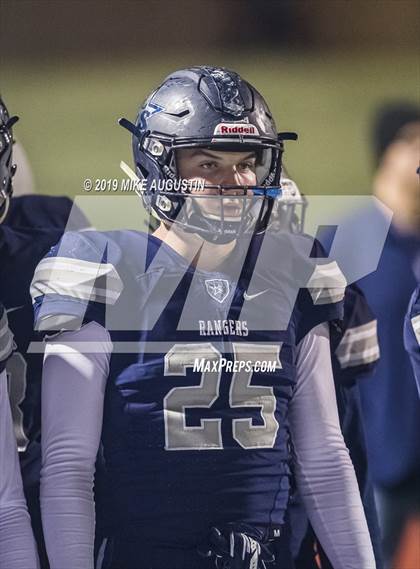 Thumbnail 3 in Lone Star vs. Lancaster (UIL 5A DI Regional Final) photogallery.