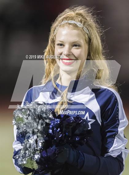 Thumbnail 1 in Lone Star vs. Lancaster (UIL 5A DI Regional Final) photogallery.
