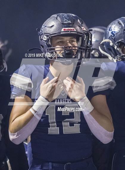 Thumbnail 2 in Lone Star vs. Lancaster (UIL 5A DI Regional Final) photogallery.