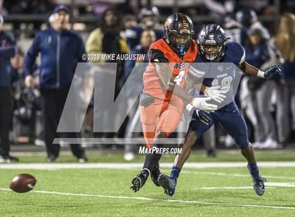 Thumbnail 2 in Lone Star vs. Lancaster (UIL 5A DI Regional Final) photogallery.